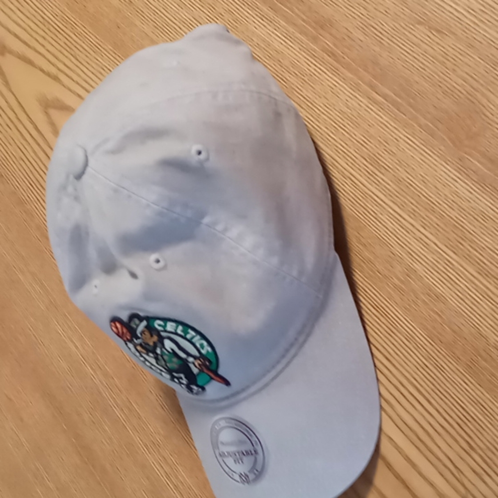 Celtics hat - Picture 2 of 5